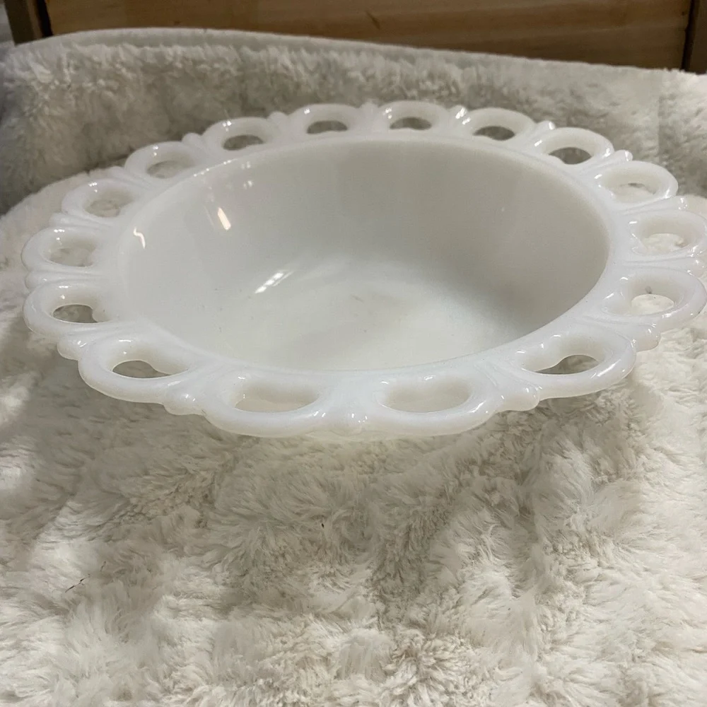 Milk glass bowl vintage antique - Picture 1 of 2